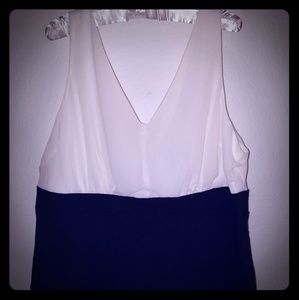 White/black sleveless chiffon